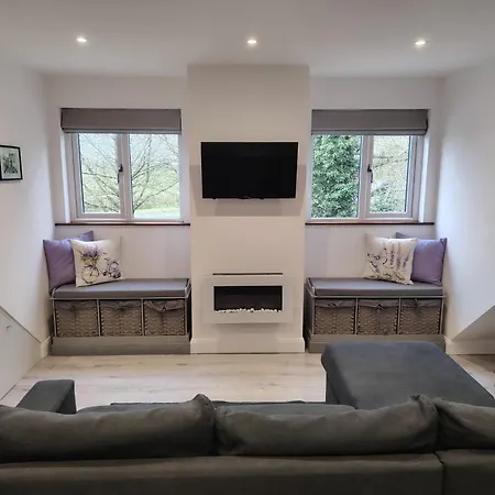 Lavender - Modern In York, Near Racecourse Copmanthorpe